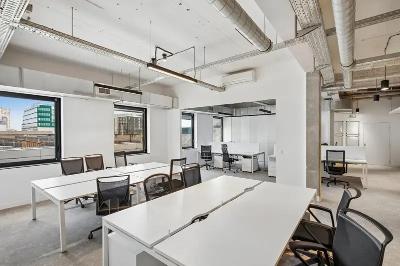 Office in Saint-Ouen-sur-Seine for lease Interior Photo- Image 1 of 16