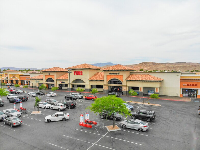 7415-7445 S Durango Dr, Las Vegas, NV à louer - Photo du bâtiment - Image 1 de 16