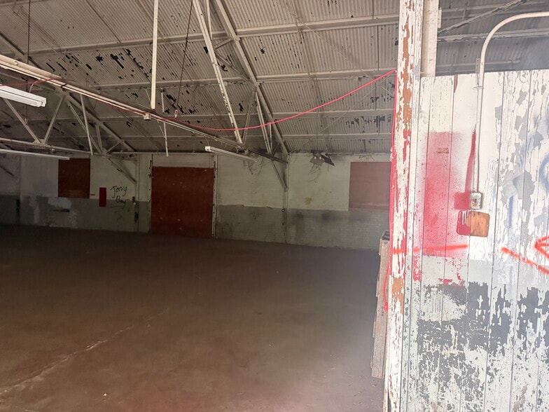 908 S Mound St, Muncie, IN for lease - Building Photo - Image 2 of 5