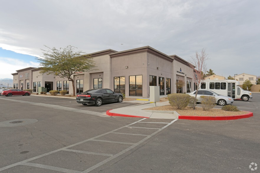 3552 W Cheyenne Ave, North Las Vegas, NV for sale - Primary Photo - Image 1 of 4