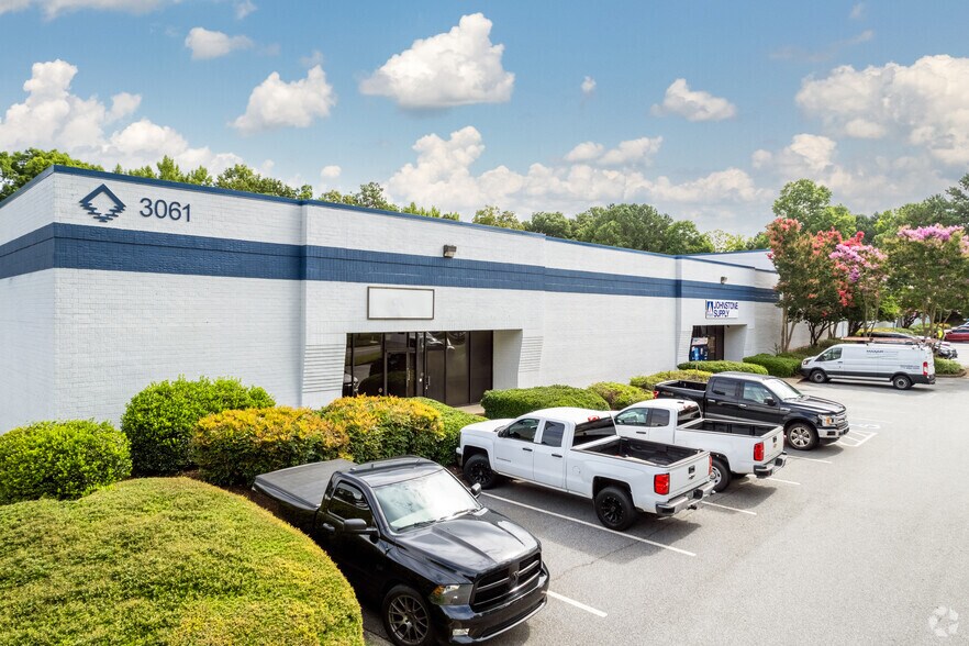 3061 Kingston Ct SE, Marietta, GA à louer - Photo du bâtiment - Image 1 de 4