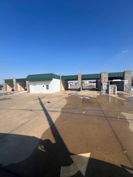 1226 S Holly Ave, Yukon, OK à vendre - Photo du bâtiment - Image 3 de 19