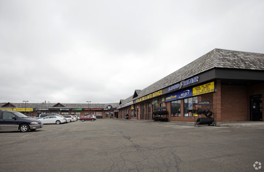 1000 Rowntree Dairy Rd, Vaughan, ON for lease - Building Photo - Image 2 of 5