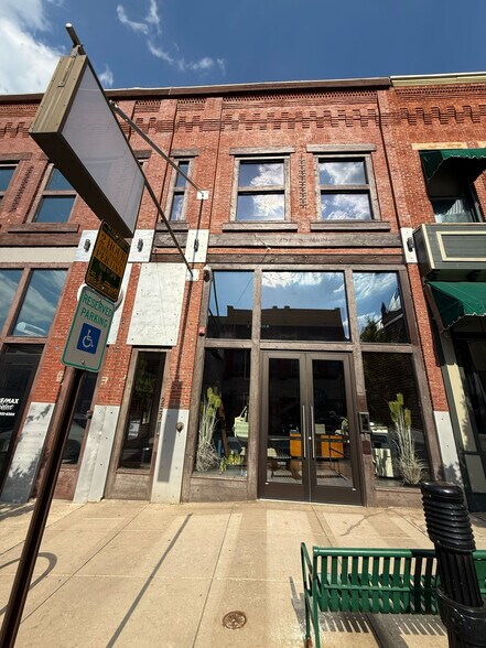 251/257 S Main Street portefeuille de 2 propriétés à vendre sur LoopNet.ca - Photo du bâtiment - Image 3 de 39