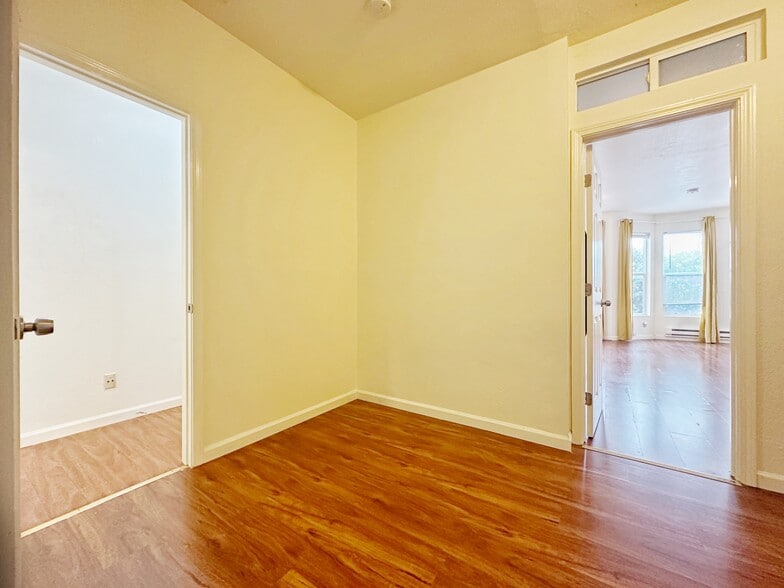 1927-1929 Taraval St, San Francisco, CA for sale - Interior Photo - Image 3 of 80