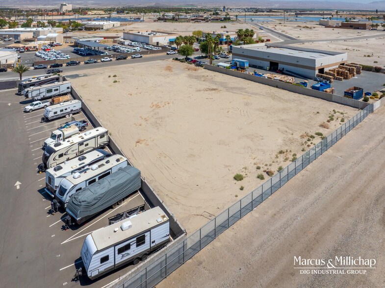 45875 Commerce St, Indio, CA à vendre - Photo du bâtiment - Image 3 de 8