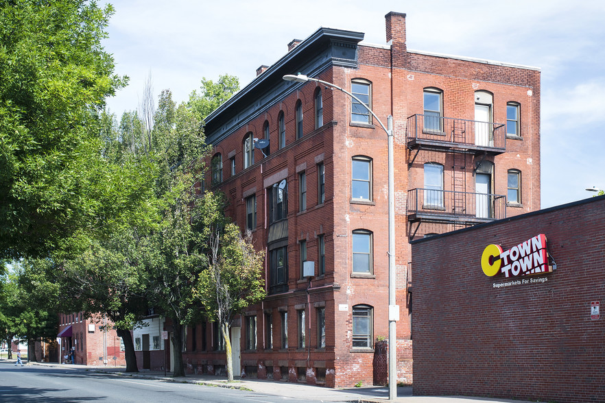 27-29 Cabot St, Holyoke, MA for sale - Building Photo - Image 1 of 1