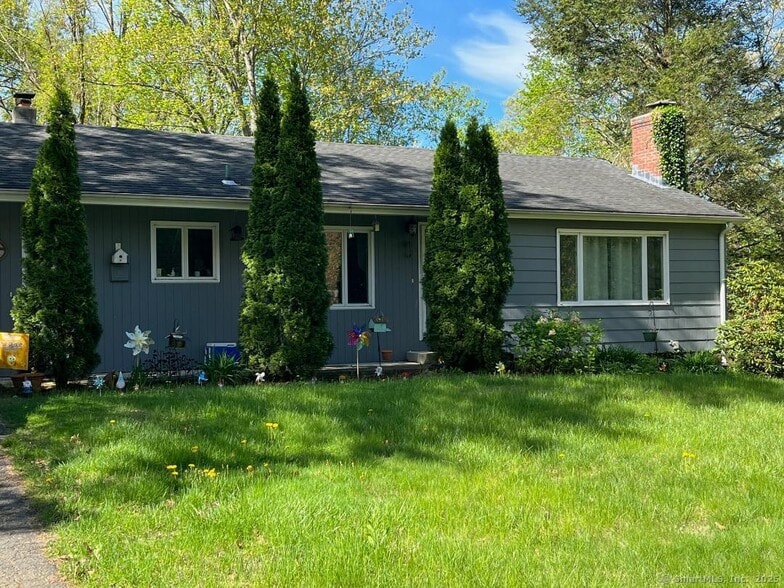 248 Merrow Rd, Tolland, CT à vendre - Photo principale - Image 1 de 5