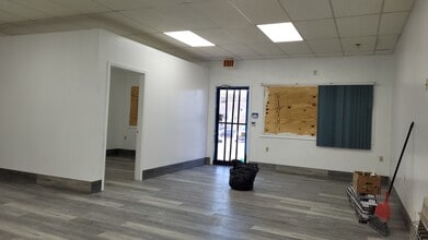 107 Route 32, North Franklin, CT à louer Photo intérieure- Image 1 de 7