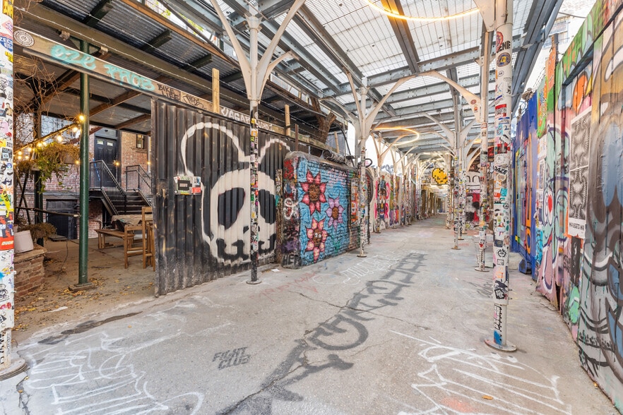 187 Chrystie St, New York, NY for lease - Building Photo - Image 2 of 10