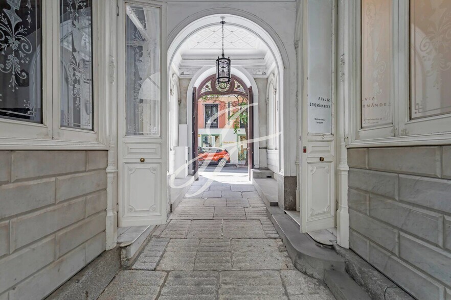 Calle del Almirante, 9, Madrid, Madrid for sale - Building Photo - Image 2 of 11