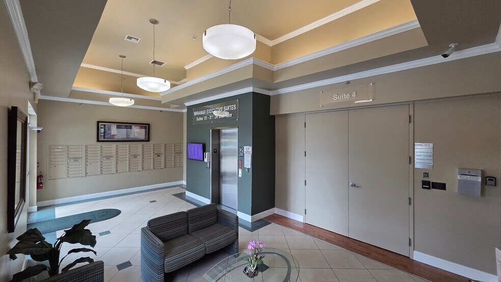 11820 Miramar Pky, Miramar, FL à louer - Photo du bâtiment - Image 3 de 13