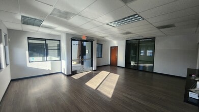 2501 N Green Valley Pky, Henderson, NV for lease Interior Photo- Image 1 of 10