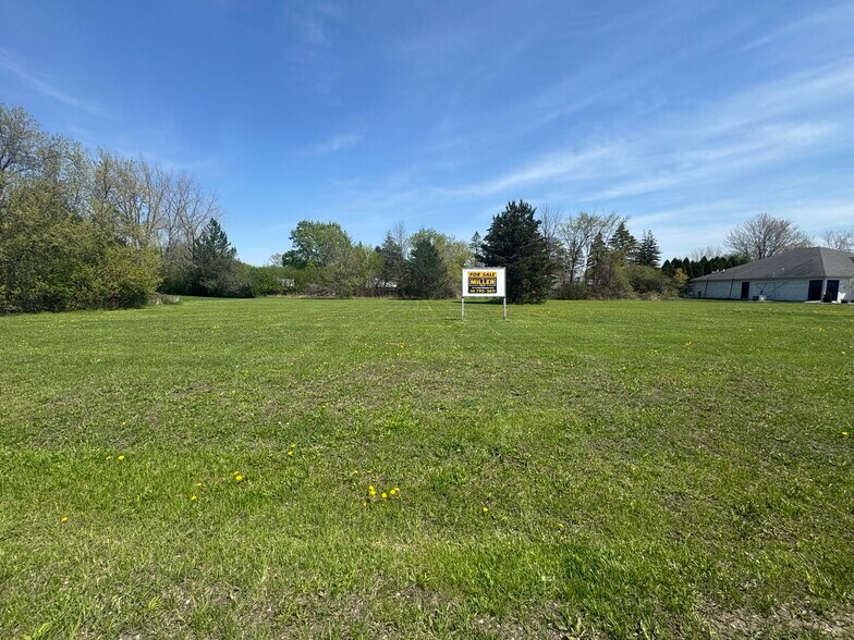 3200 Fashion Square Blvd, Saginaw, MI à vendre - Photo du bâtiment - Image 2 de 4