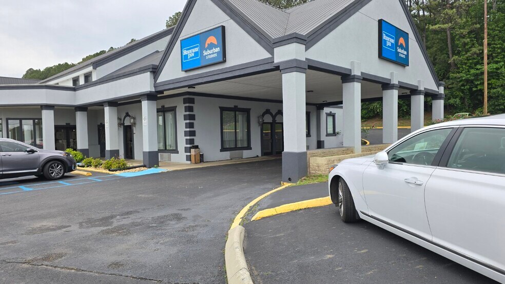 DUAL BRANDED HOTEL 102unit Cleveland TN portefeuille de 2 propriétés à vendre sur LoopNet.ca - Photo du bâtiment - Image 3 de 18