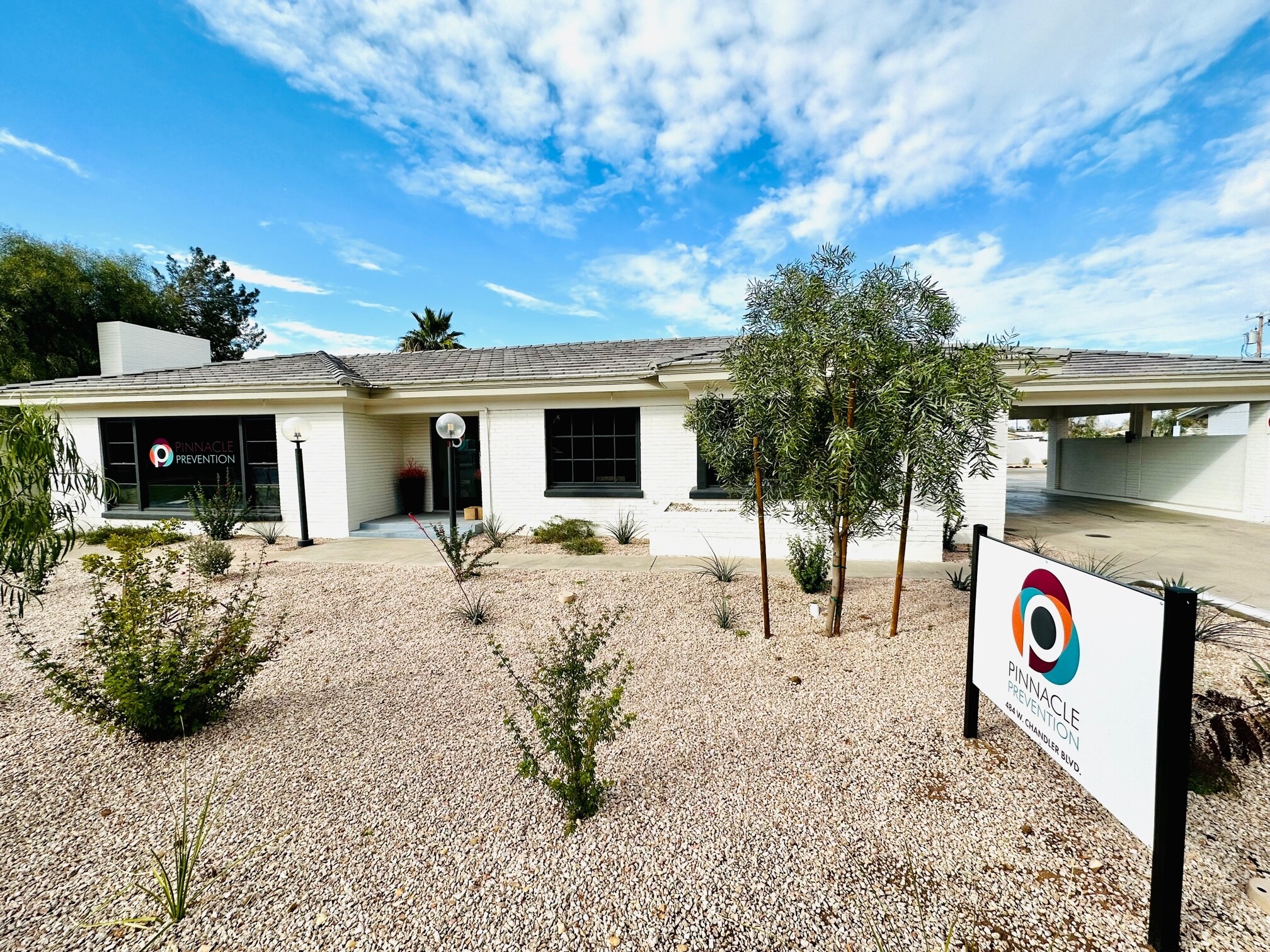 484 W Chandler Blvd, Chandler, AZ à louer Photo principale- Image 1 de 17