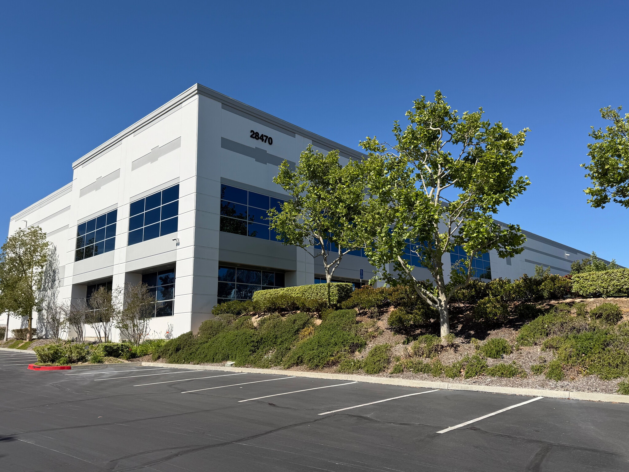 28470 Witherspoon Pky, Valencia, CA for lease Primary Photo- Image 1 of 8