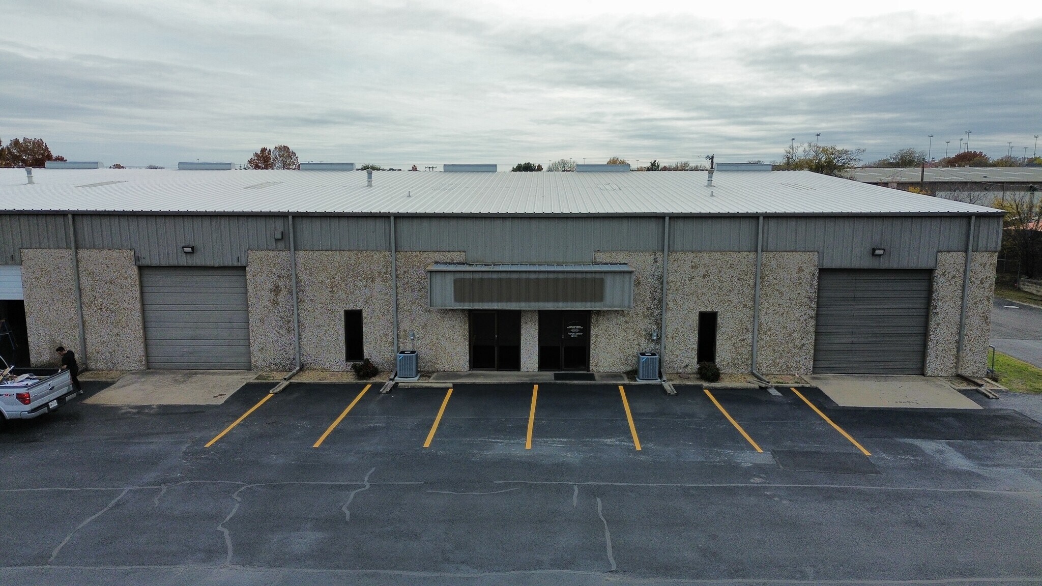 1000-1008 N Commercial Blvd, Arlington, TX à louer Photo intérieure- Image 1 de 7