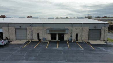 1000-1008 N Commercial Blvd, Arlington, TX à louer Photo intérieure- Image 1 de 7