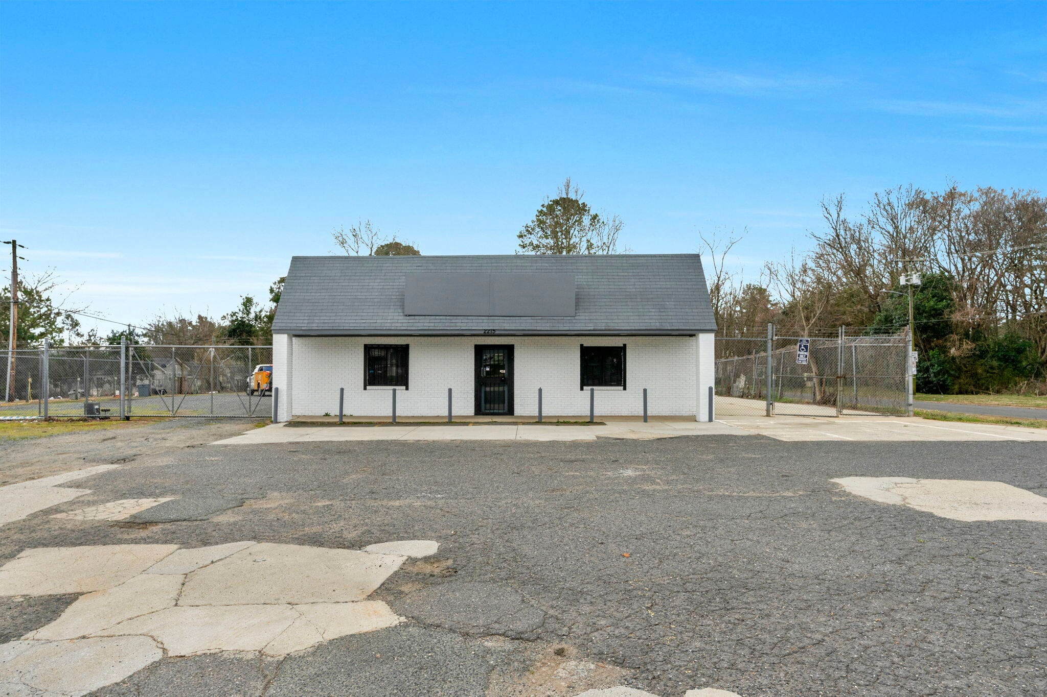 2215 West Blvd, Charlotte, NC à vendre Photo du bâtiment- Image 1 de 15
