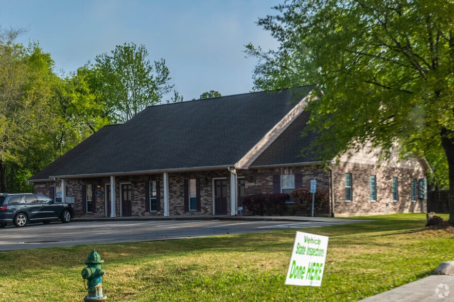 17006 Seven Pines Dr, Spring, TX for lease - Building Photo - Image 2 of 20