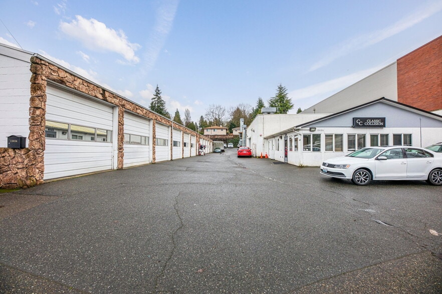 13036 Lake City Way NE, Seattle, WA for sale - Primary Photo - Image 1 of 15