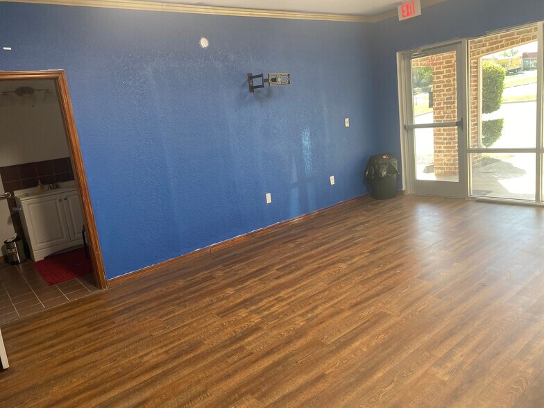 2601 Hilltop Dr, Sherman, TX à louer - Photo intérieure - Image 3 de 12