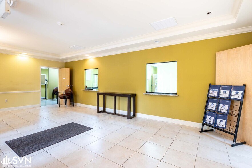 1360 W 5th St, London, KY à louer - Photo du bâtiment - Image 3 de 29