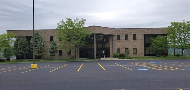 Plus de détails pour 520 Columbia Dr, Johnson City, NY - Bureau à louer