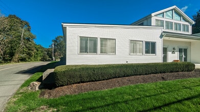 2415 Boston Post Rd, Guilford, CT for lease Building Photo- Image 2 of 17