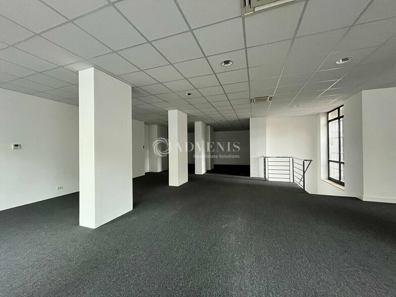 99 Avenue Gabriel Péri, Saint-Ouen-sur-Seine for lease - Interior Photo - Image 3 of 6