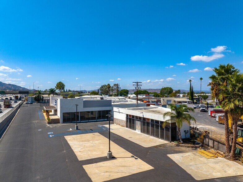 1450-1454 Pomona Rd, Corona, CA à louer - Photo du bâtiment - Image 2 de 9