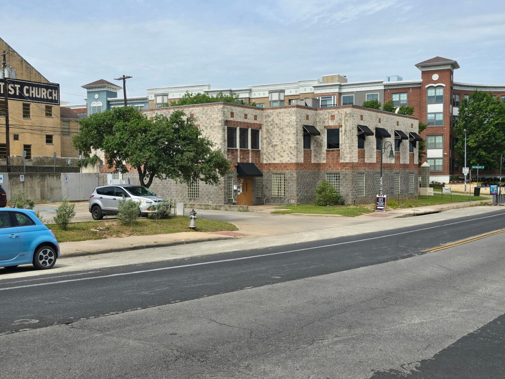 1009 E 11th St, Austin, TX for lease Building Photo- Image 1 of 7