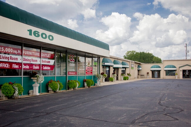 More details for 1600 E Lincoln Hwy, Dekalb, IL - Office for Lease