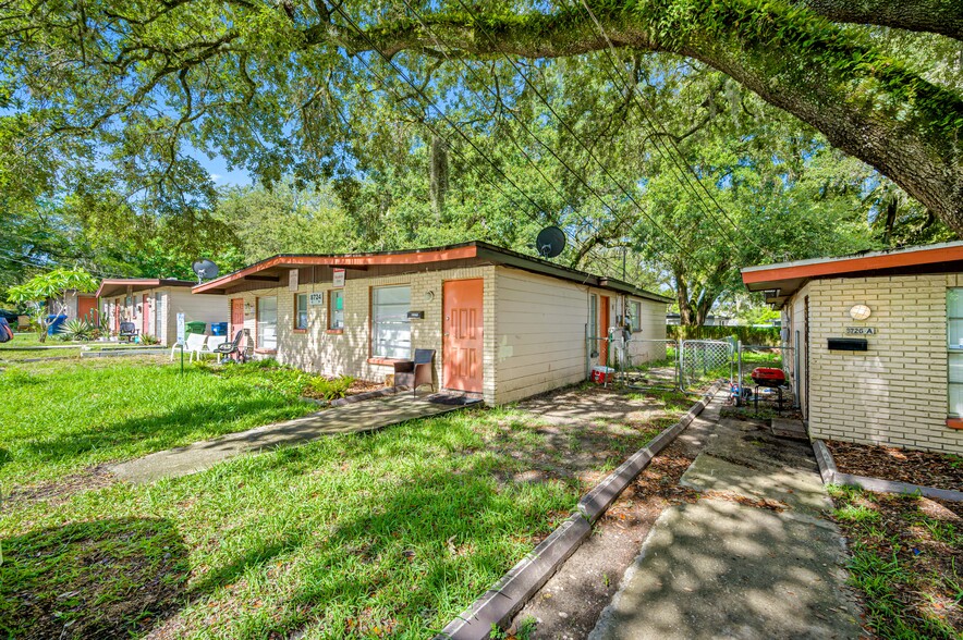 8732 N 48th St, Tampa, FL à vendre - Photo principale - Image 1 de 9