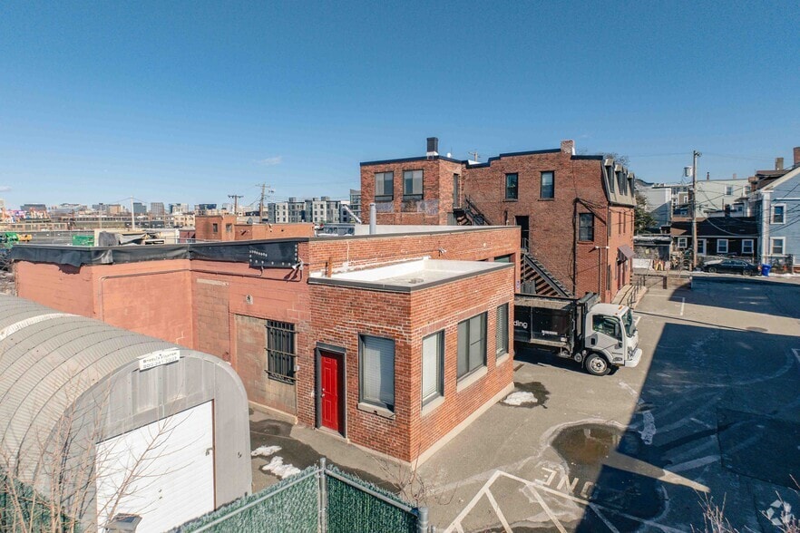 1-3 Wadleigh Pl, South Boston, MA for lease - Building Photo - Image 2 of 5