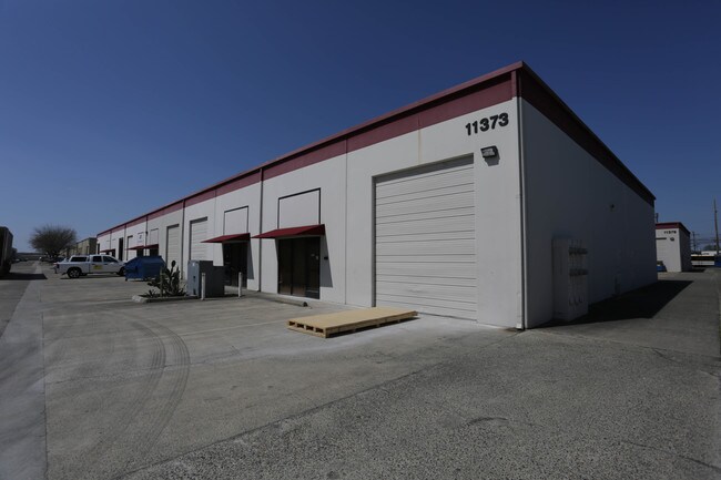 Plus de détails pour 11367 Trade Center Dr, Rancho Cordova, CA - Local d'activités à louer