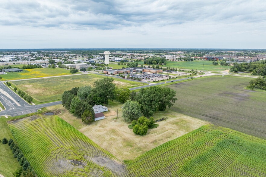 21529 586th Ave, Mankato, MN à vendre - Photo du bâtiment - Image 2 de 17