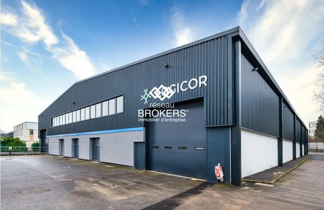 Industrial in Le Blanc-Mesnil for lease Building Photo- Image 1 of 4