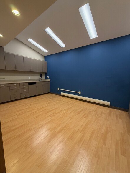 6517 S Drew Ave, Edina, MN à louer - Photo du bâtiment - Image 3 de 6