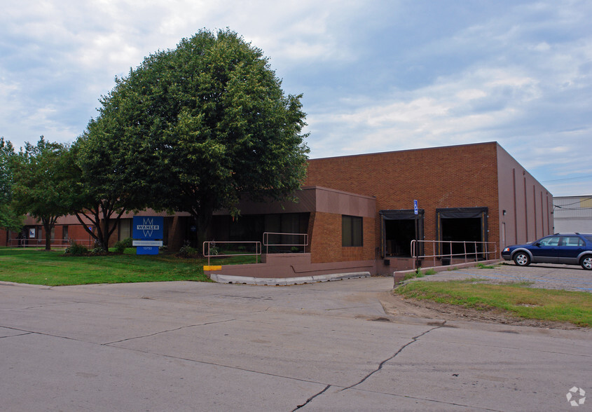 13753 Otterson Ct, Livonia, MI for lease - Building Photo - Image 3 of 4