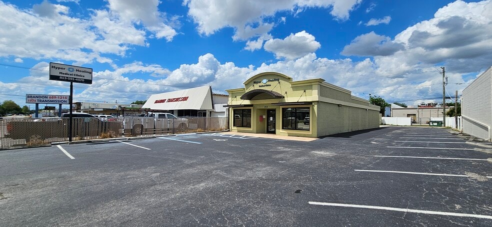 162 W Robertson St, Brandon, FL à louer - Photo du bâtiment - Image 3 de 3