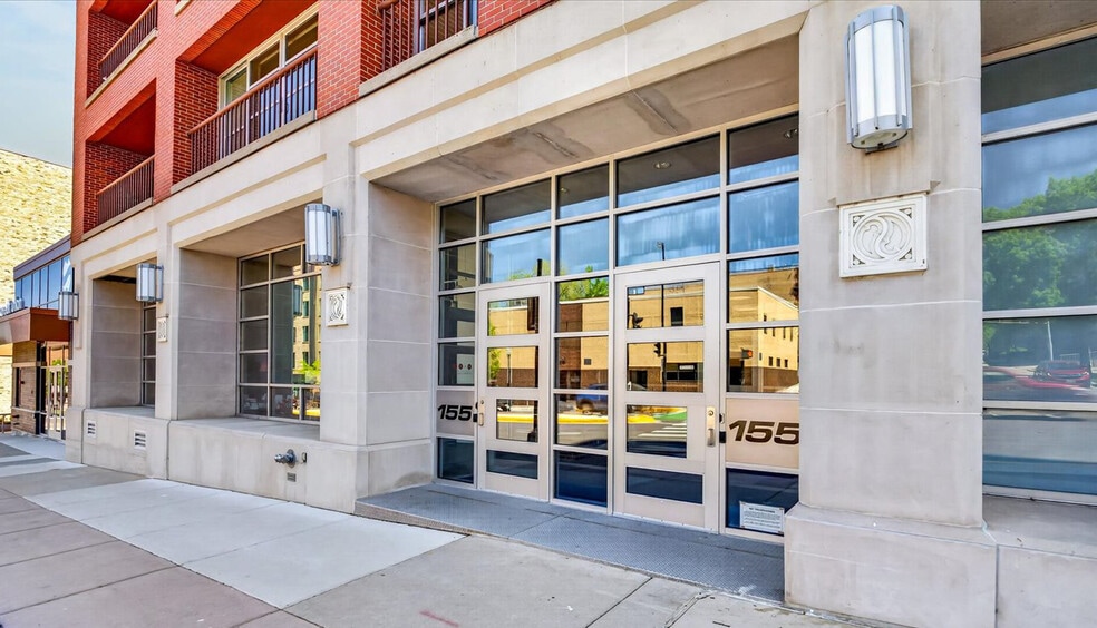 155 E Wilson St, Madison, WI for sale - Building Photo - Image 2 of 36