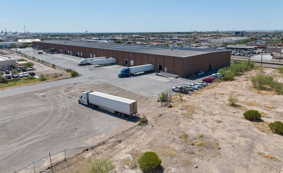 300 Revere St, El Paso, TX for lease - Building Photo - Image 2 of 5