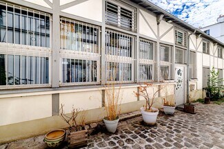 Plus de détails pour Multi-résidentiel à vendre