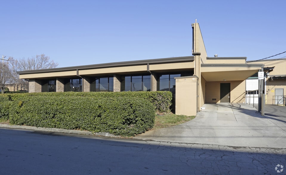 128-138 Sherlake Ln, Knoxville, TN for lease - Building Photo - Image 3 of 4