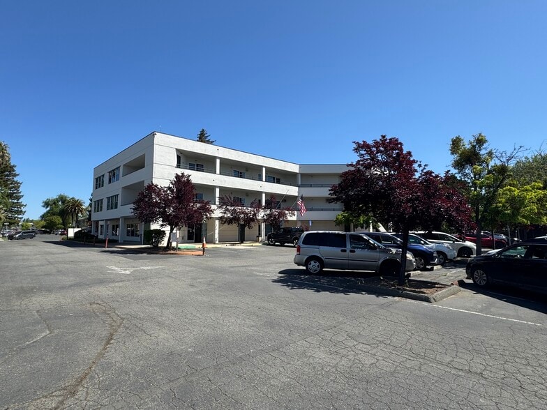 55 1st St, Lakeport, CA for lease - Building Photo - Image 3 of 9