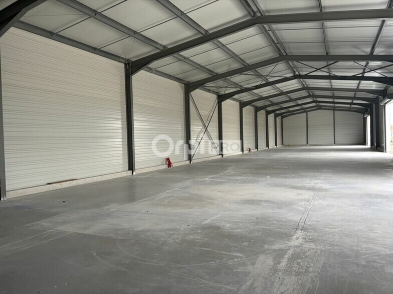Retail in Vedène for lease - Interior Photo - Image 1 of 3
