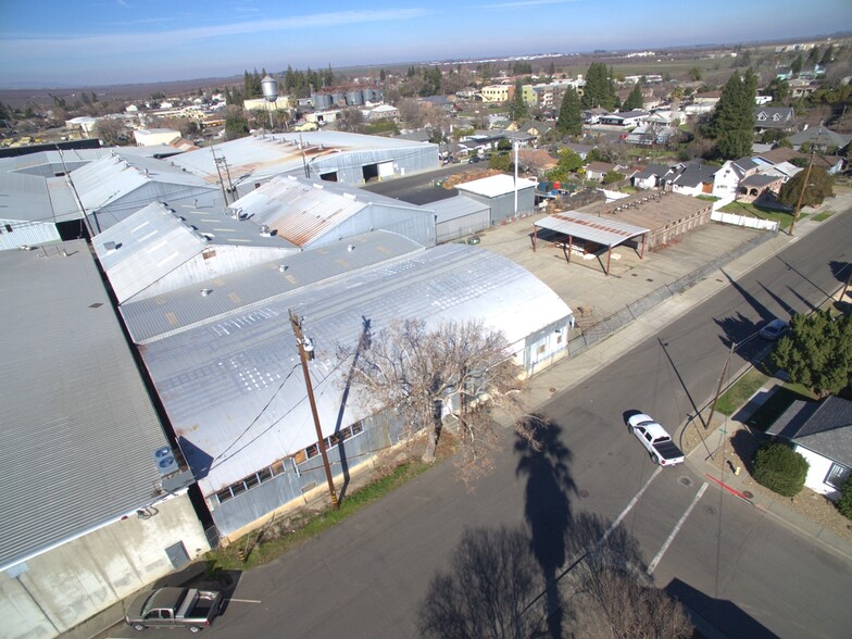 11 E Abbey St, Winters, CA à vendre - Photo du bâtiment - Image 3 de 15