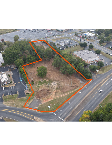 2898 S Main St, Anderson, SC à vendre - Photo du bâtiment - Image 2 de 10